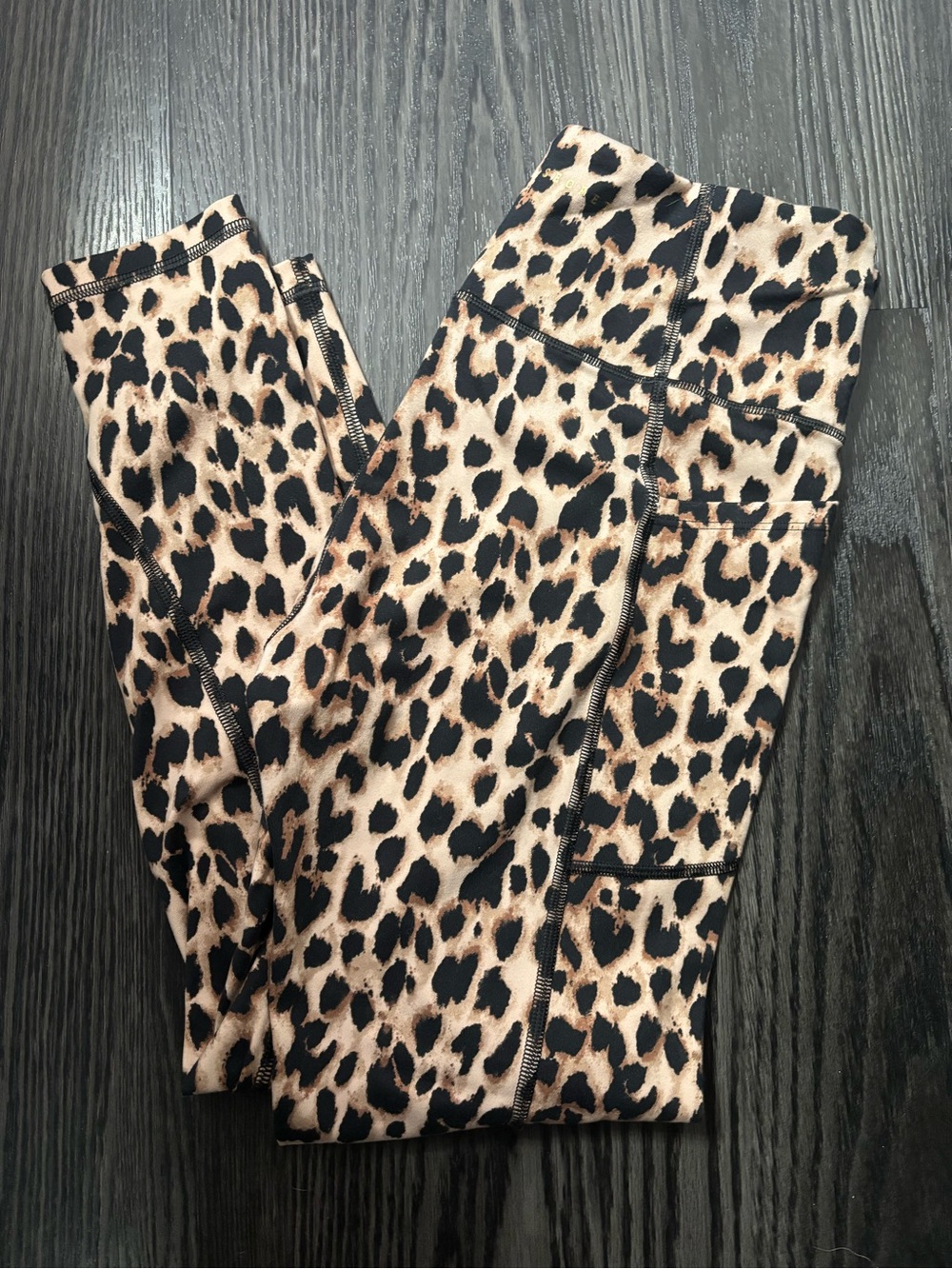 Victoria’s Secret Leopard Print  Active Leggings -size 8